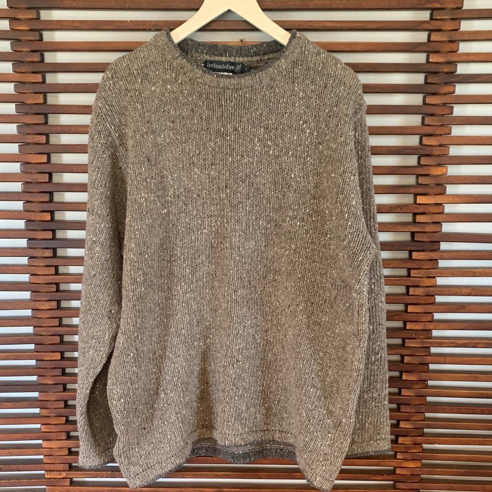 🎉NEW LISTING!🎉Irelands Eye Men's Crewneck Sweater